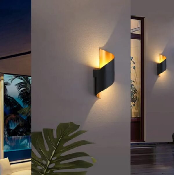 Stylish LED Wall Light - Image 2
